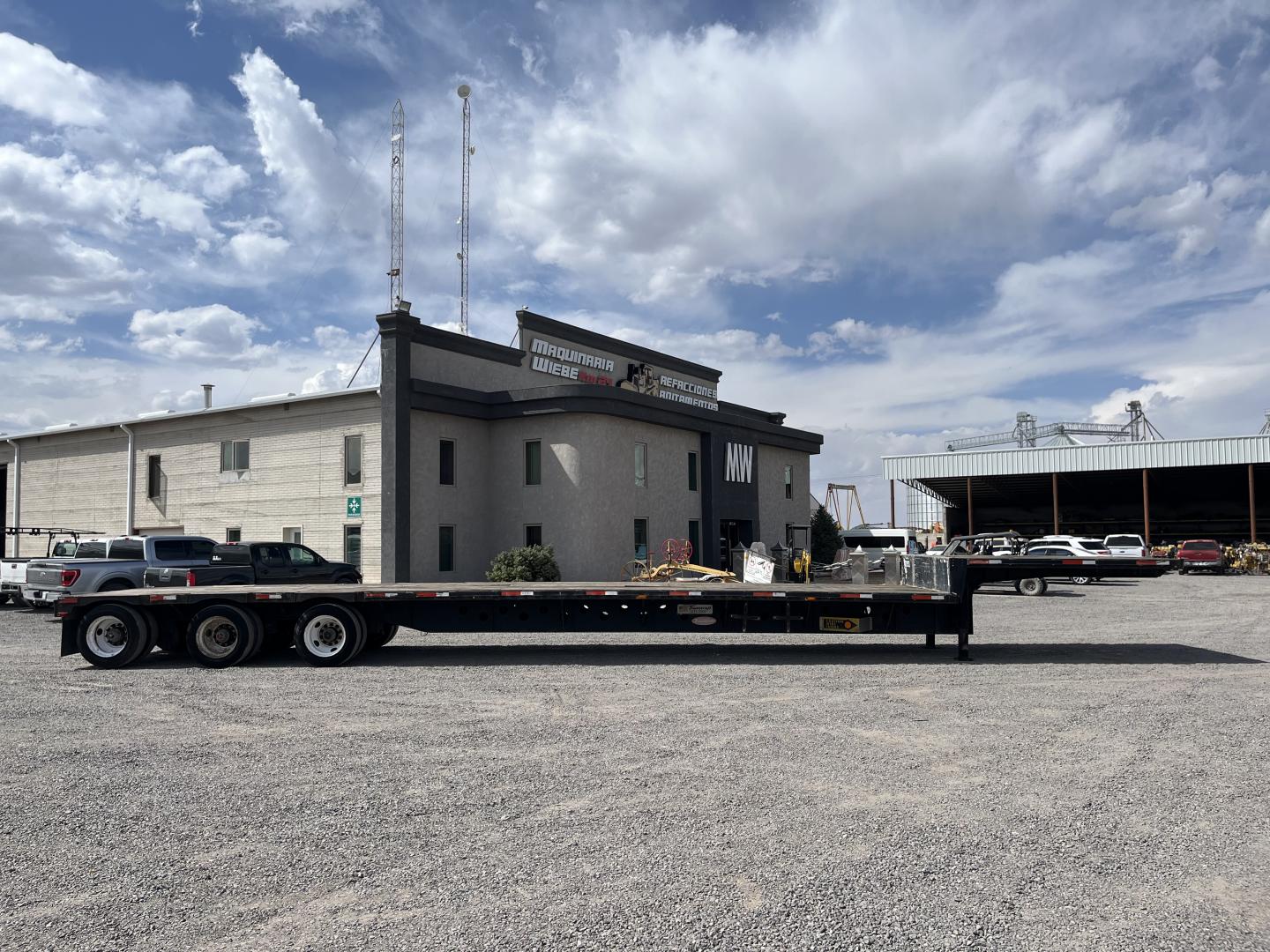 ./imagenes/INVOICE/2019/18090/STEP DECK TRANSCRAFT DTL-3000 (3).JPG